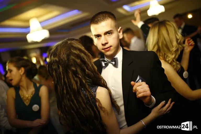 Studniówka LO w Ostrowi Mazowieckiej (zdjęcia, wideo)