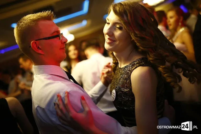 Studniówka LO w Ostrowi Mazowieckiej (zdjęcia, wideo)
