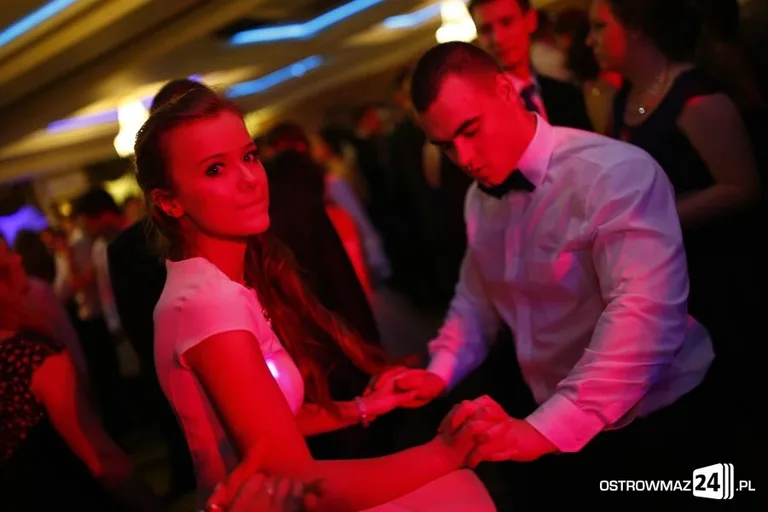 Studniówka LO w Ostrowi Mazowieckiej (zdjęcia, wideo)