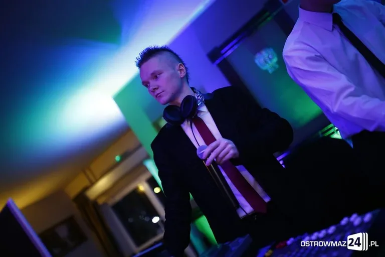 Studniówka LO w Ostrowi Mazowieckiej (zdjęcia, wideo)