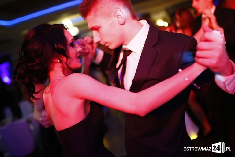 Studniówka LO w Ostrowi Mazowieckiej (zdjęcia, wideo)