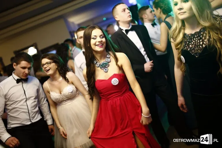 Studniówka LO w Ostrowi Mazowieckiej (zdjęcia, wideo)