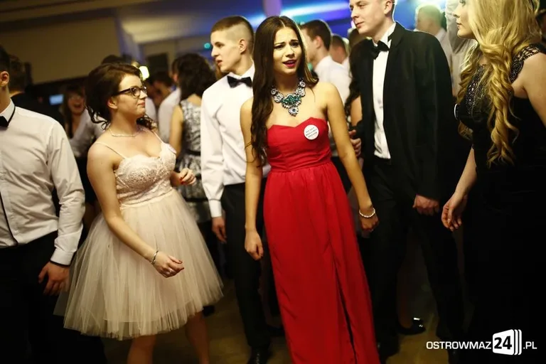 Studniówka LO w Ostrowi Mazowieckiej (zdjęcia, wideo)