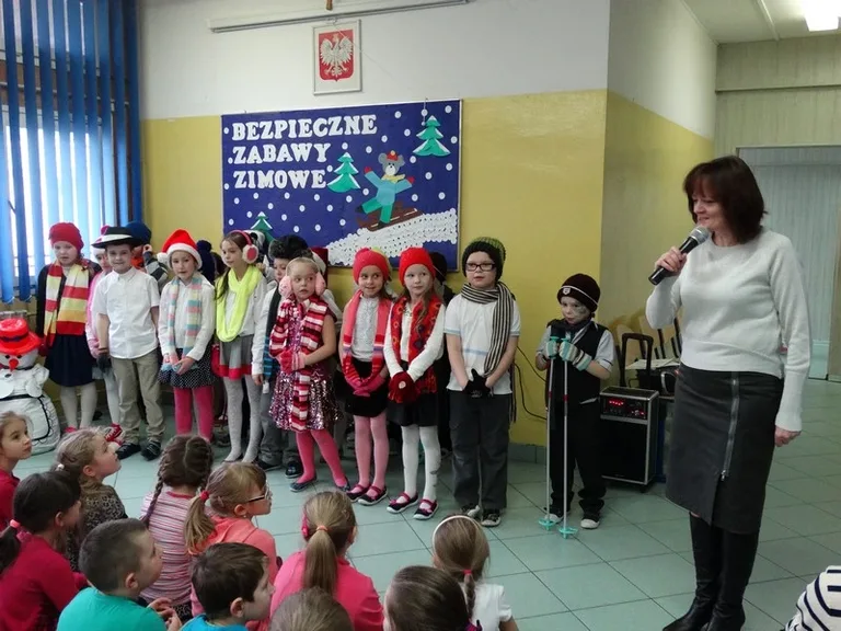 Bezpieczne zabawy zimowe (zdjęcia)
