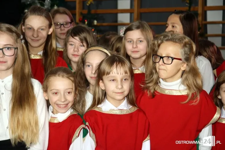 IV Powiatowy Festiwal Kolęd i Pastorałek (zdjęcia)