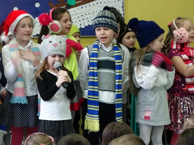 Bezpieczne zabawy zimowe (zdjęcia)