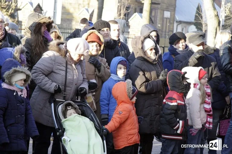 5-metrowe lalki w spektaklu o Trzech Królach (zdjęcia)