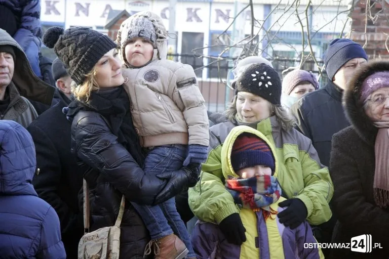 5-metrowe lalki w spektaklu o Trzech Królach (zdjęcia)