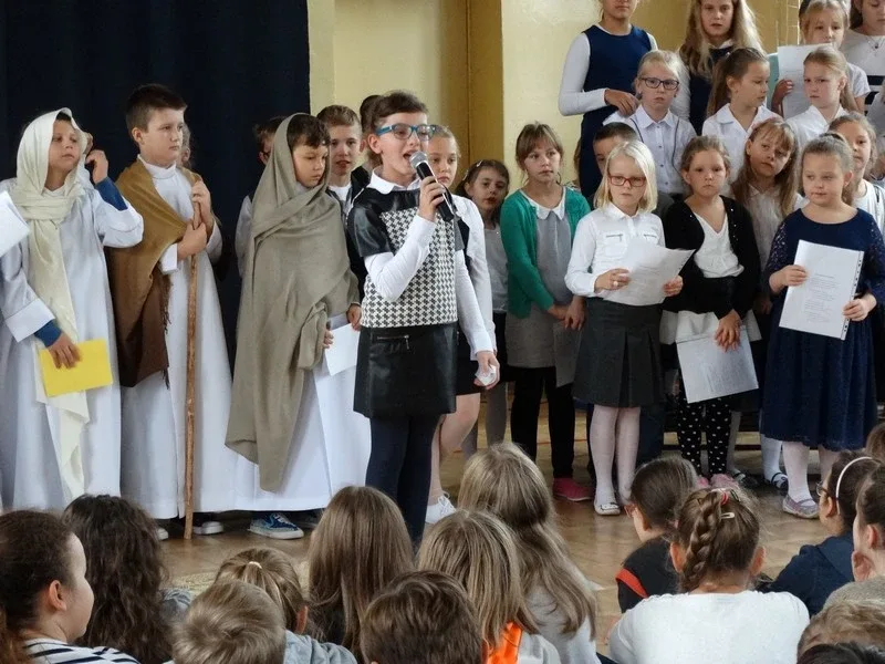 XV Dzień Papieski w SP1 (zdjęcia)