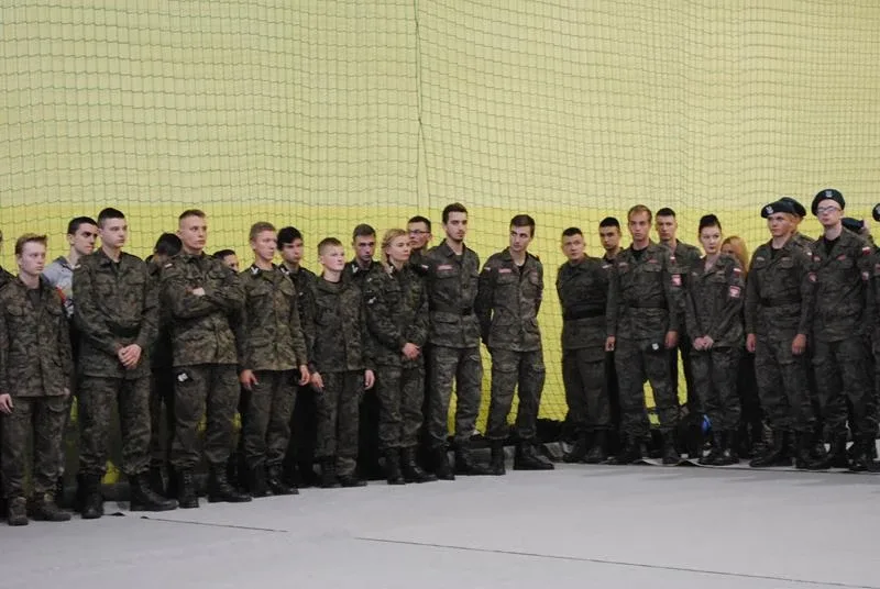 Mundurówka na manewrach paramilitarnych (zdjęcia)