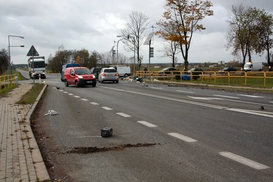 Kolejny wypadek na trasie Ostrów - Różan (zdjęcia)