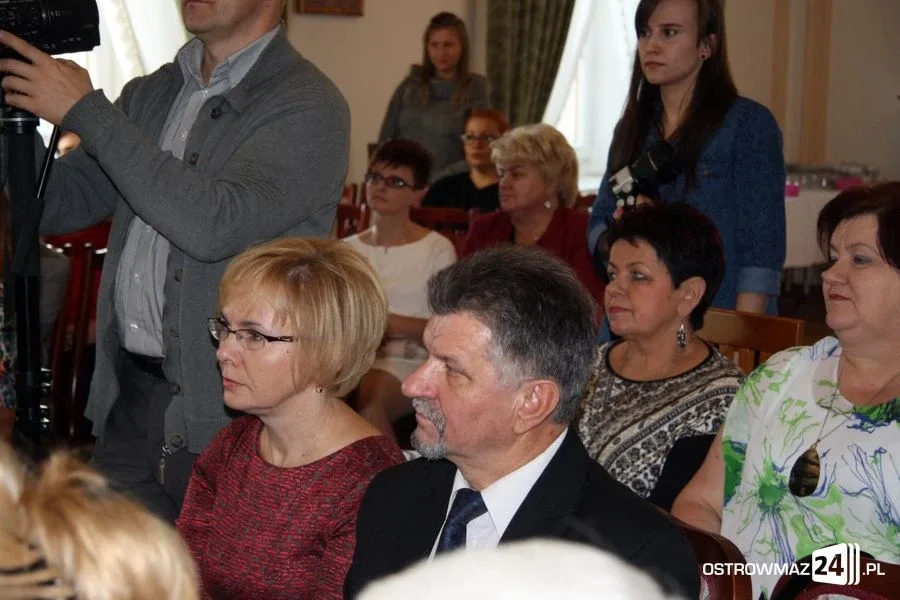 Burmistrz nagrodził nauczycieli (zdjęcia)