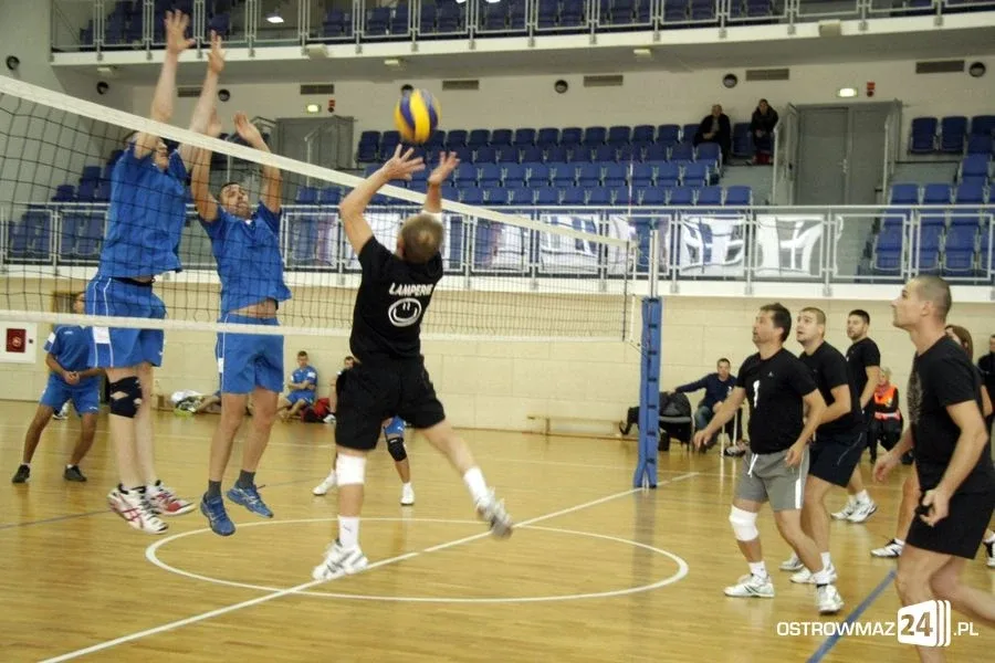 Wystartowała amatorska liga siatkówki (zdjęcia)