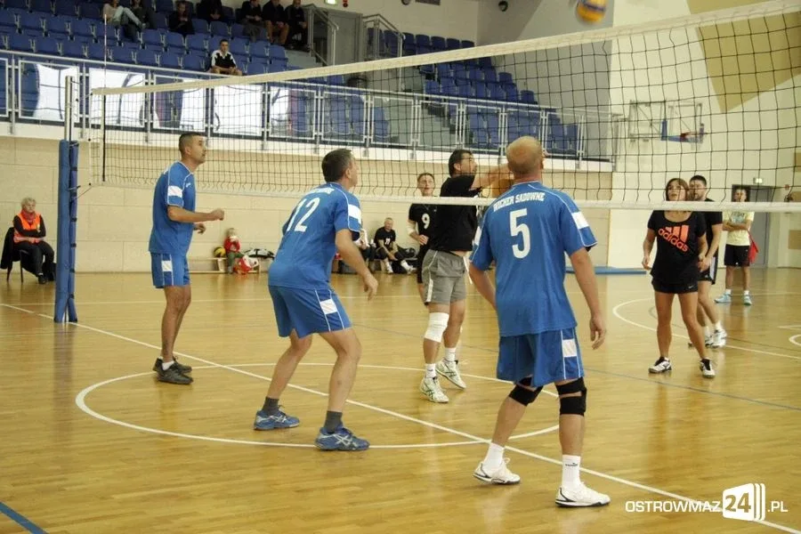 Wystartowała amatorska liga siatkówki (zdjęcia)