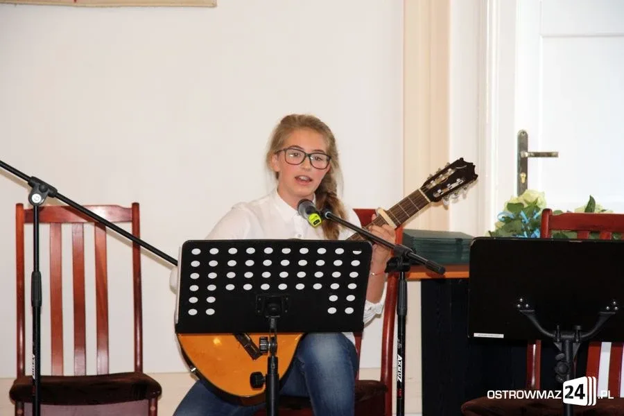 Burmistrz nagrodził nauczycieli (zdjęcia)