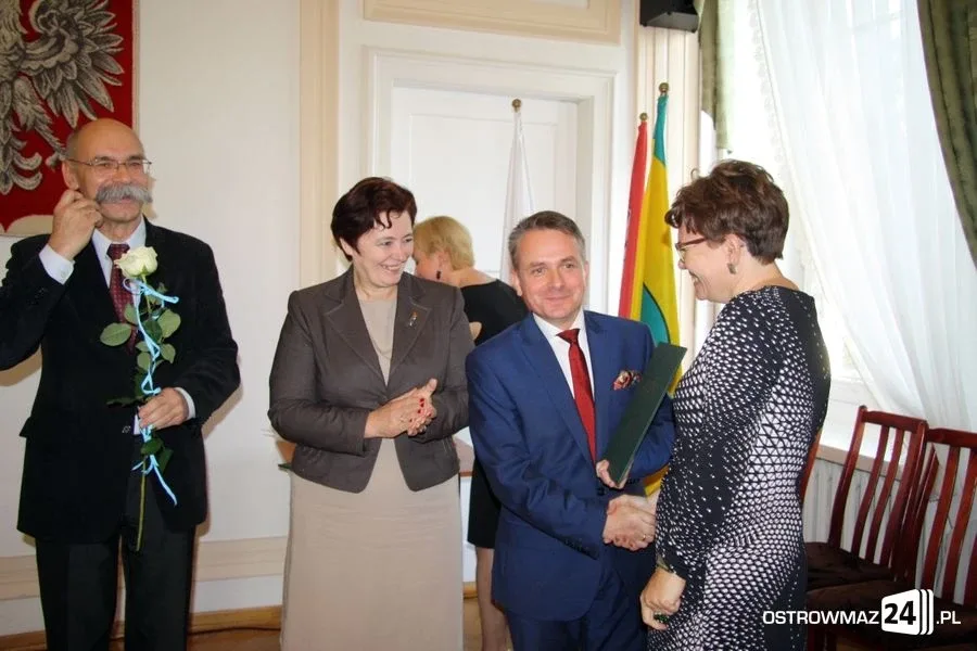 Burmistrz nagrodził nauczycieli (zdjęcia)