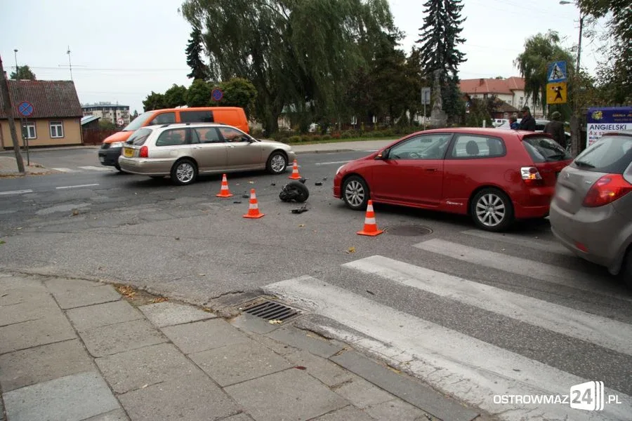 Kolizja z udziałem trzech pojazdów (zdjęcia)