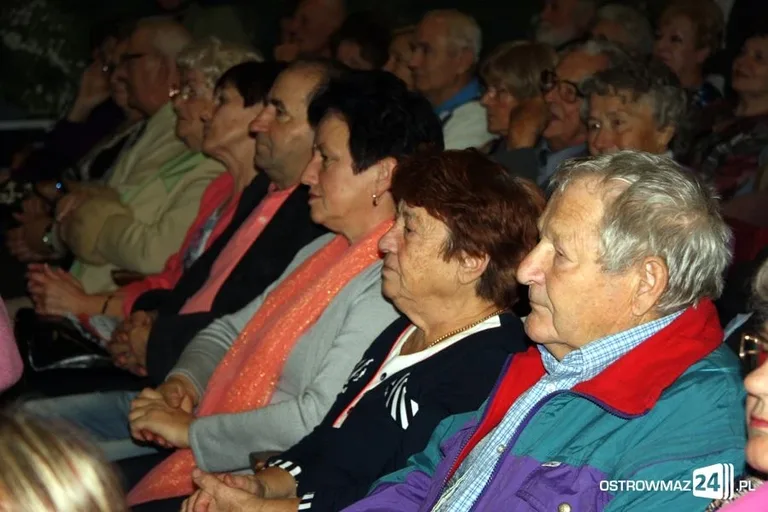 Ostrowscy seniorzy świętowali (zdjęcia, wideo)