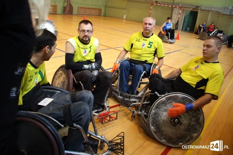 Trwa turniej rugby na wózkach (zdjęcia, wideo)
