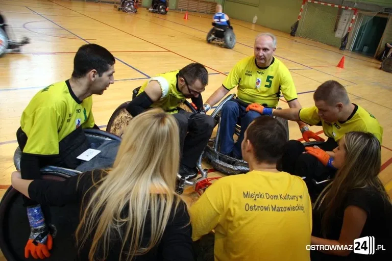 Trwa turniej rugby na wózkach (zdjęcia, wideo)