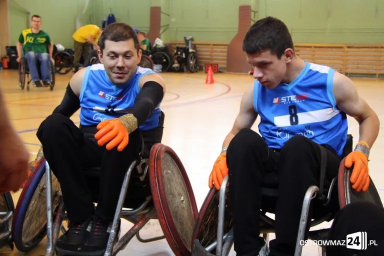 Trwa turniej rugby na wózkach (zdjęcia, wideo)