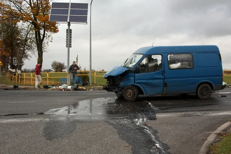 Kolejny wypadek na trasie Ostrów - Różan (zdjęcia)