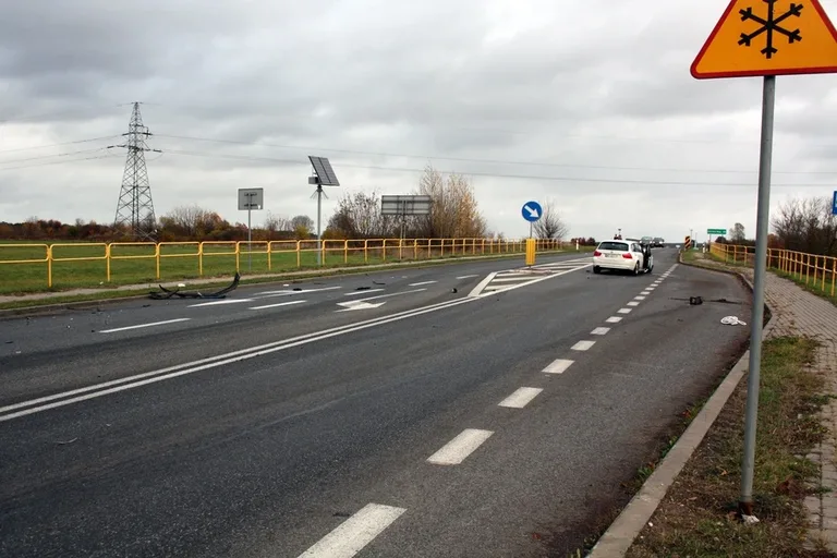 Kolejny wypadek na trasie Ostrów - Różan (zdjęcia)