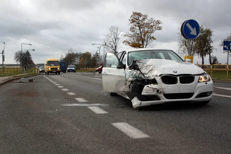 Kolejny wypadek na trasie Ostrów - Różan (zdjęcia)