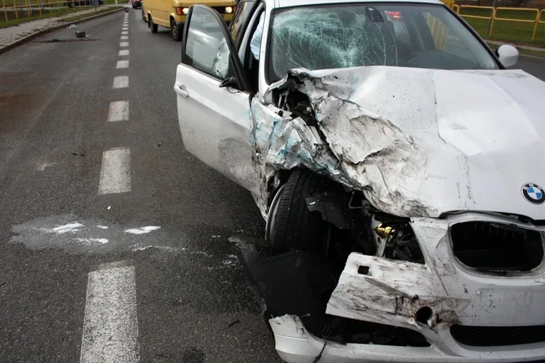 Kolejny wypadek na trasie Ostrów - Różan (zdjęcia)