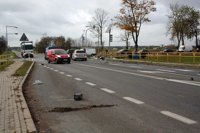 Kolejny wypadek na trasie Ostrów - Różan (zdjęcia)