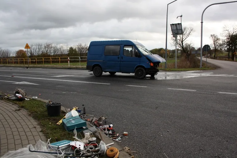 Kolejny wypadek na trasie Ostrów - Różan (zdjęcia)
