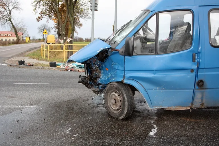Kolejny wypadek na trasie Ostrów - Różan (zdjęcia)