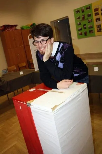 Prawybory parlamentarne w ostrowskim LO (zdjęcia)