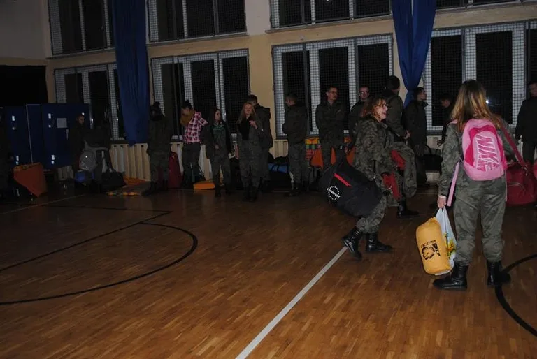 Mundurówka na manewrach paramilitarnych (zdjęcia)