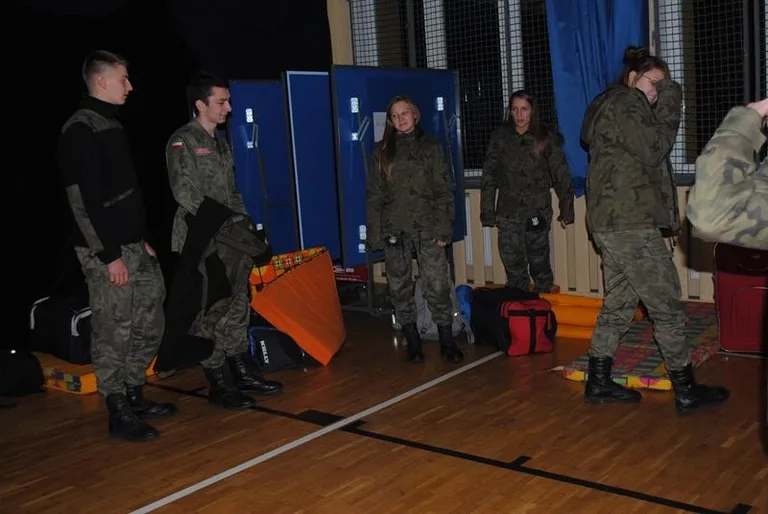 Mundurówka na manewrach paramilitarnych (zdjęcia)