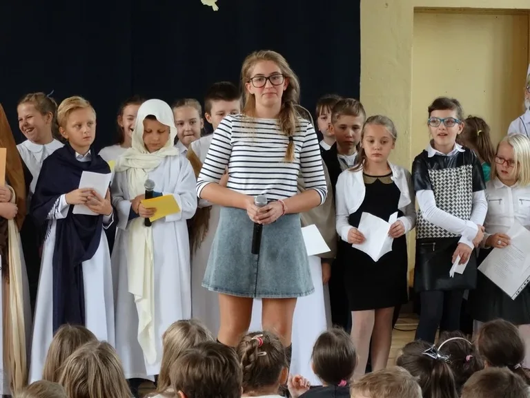 XV Dzień Papieski w SP1 (zdjęcia)