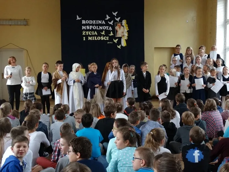 XV Dzień Papieski w SP1 (zdjęcia)