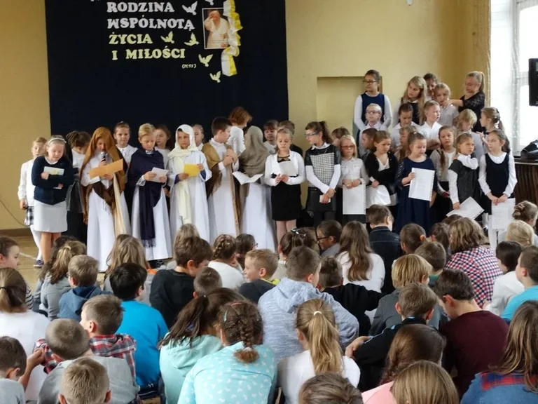 XV Dzień Papieski w SP1 (zdjęcia)