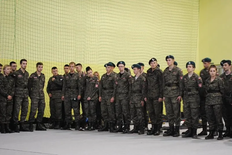 Mundurówka na manewrach paramilitarnych (zdjęcia)