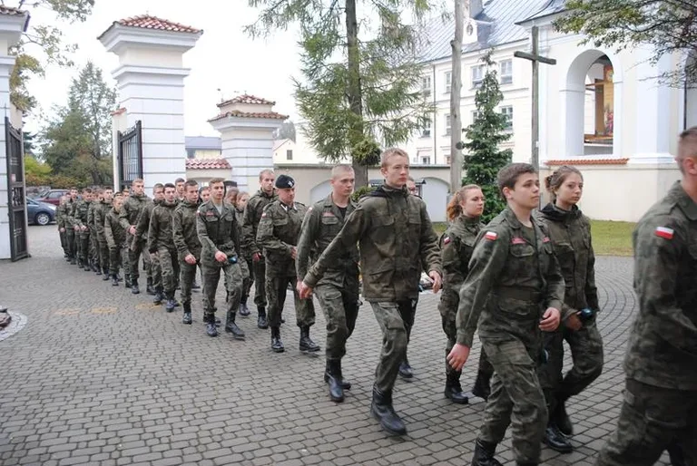 Mundurówka na manewrach paramilitarnych (zdjęcia)
