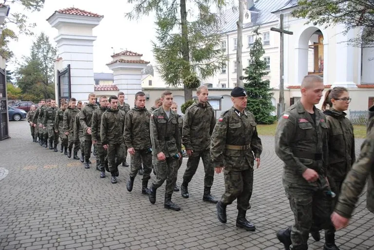 Mundurówka na manewrach paramilitarnych (zdjęcia)
