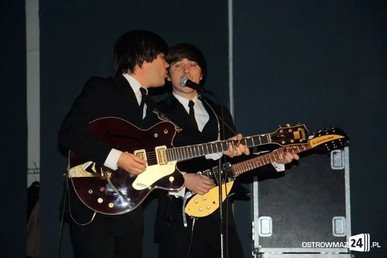 Muzyka The Beatles w Ostrowi Maz. (zdjęcia, wideo)