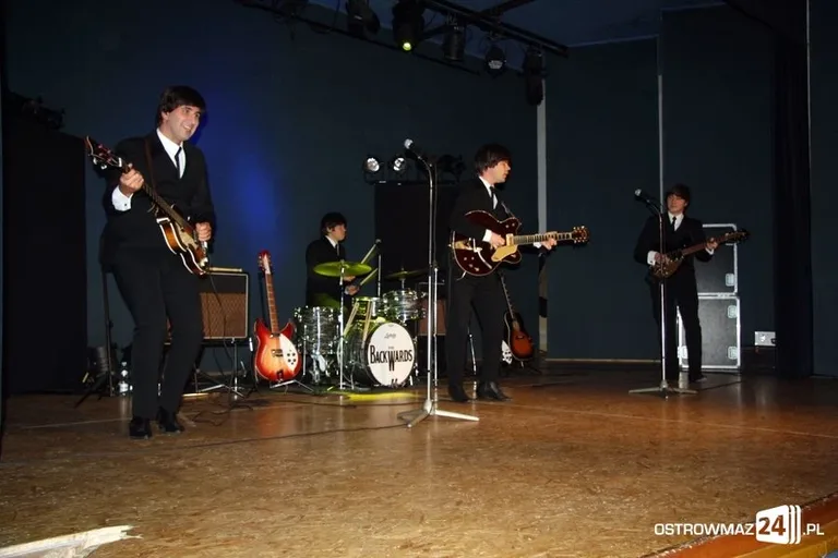 Muzyka The Beatles w Ostrowi Maz. (zdjęcia, wideo)