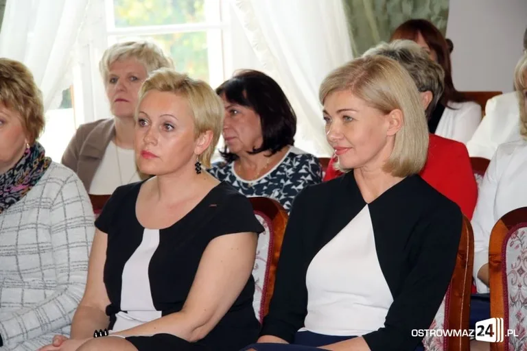 Burmistrz nagrodził nauczycieli (zdjęcia)