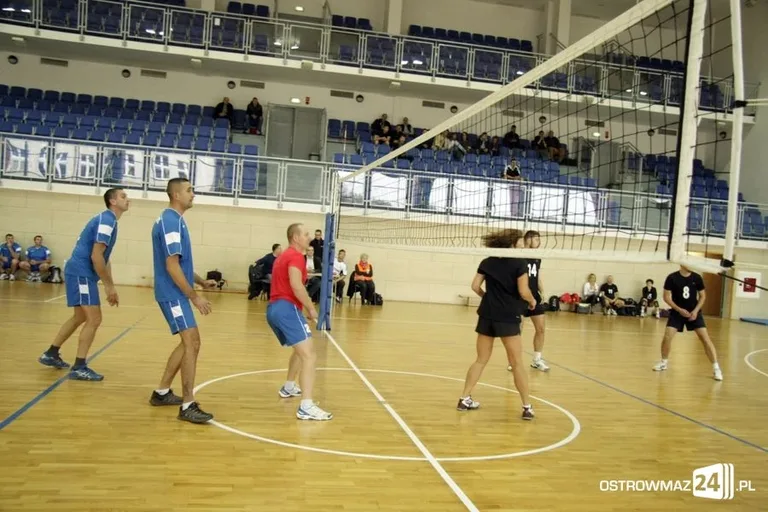 Wystartowała amatorska liga siatkówki (zdjęcia)