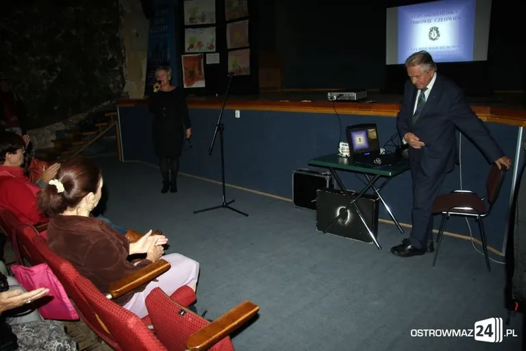 Profesor Woy-Wojciechowski dla ostrowskich studentów