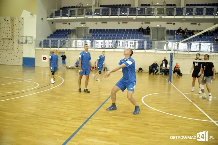 Wystartowała amatorska liga siatkówki (zdjęcia)