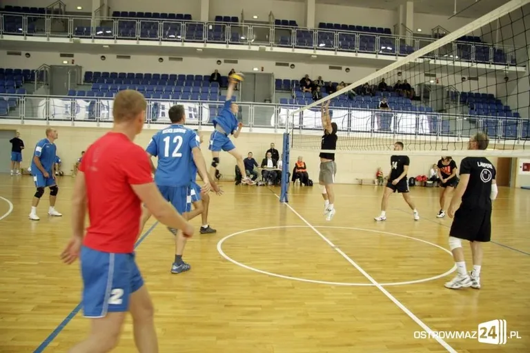 Wystartowała amatorska liga siatkówki (zdjęcia)