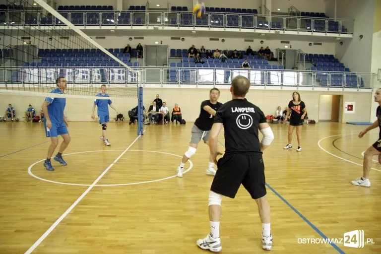 Wystartowała amatorska liga siatkówki (zdjęcia)