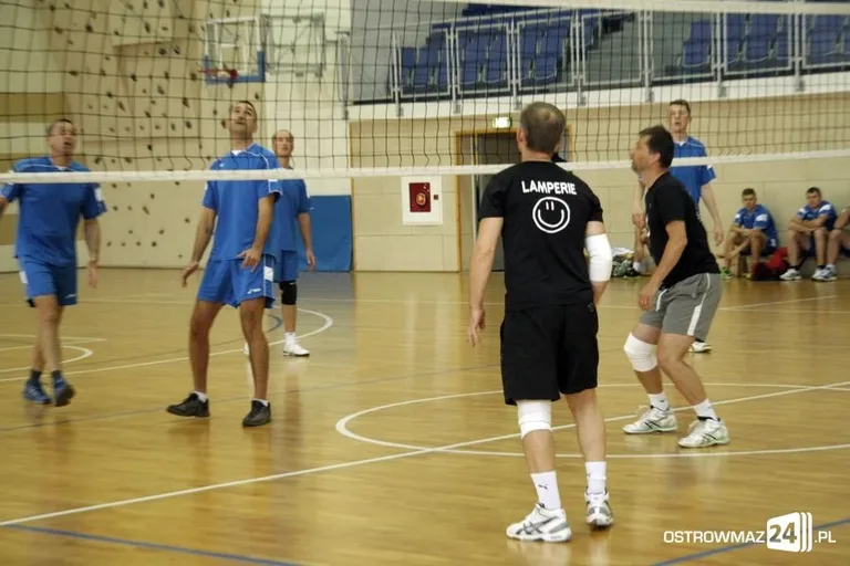 Wystartowała amatorska liga siatkówki (zdjęcia)